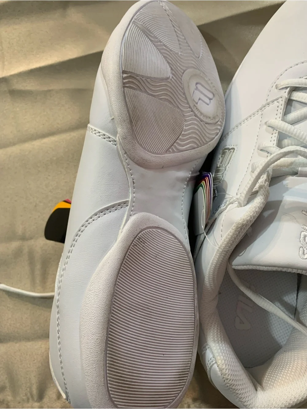 Fila Men's White Athletic Sneakers b1/2